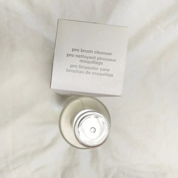 Pro Brush Cleanser (limpiador de brochas profesional) TIGI Cosmetics - Picture 4 of 9